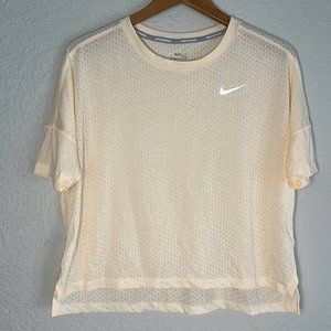 NEW NIKE Women’s Breath Tailwind Cool Running Shirt
